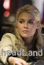 Brooke Harman en la serie - headLand