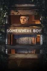 Rory Keenan en la serie - Somewhere Boy